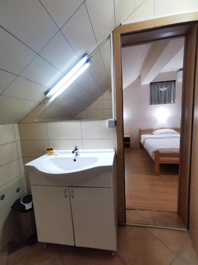 Motel Imperija Ub المظهر الخارجي الصورة
