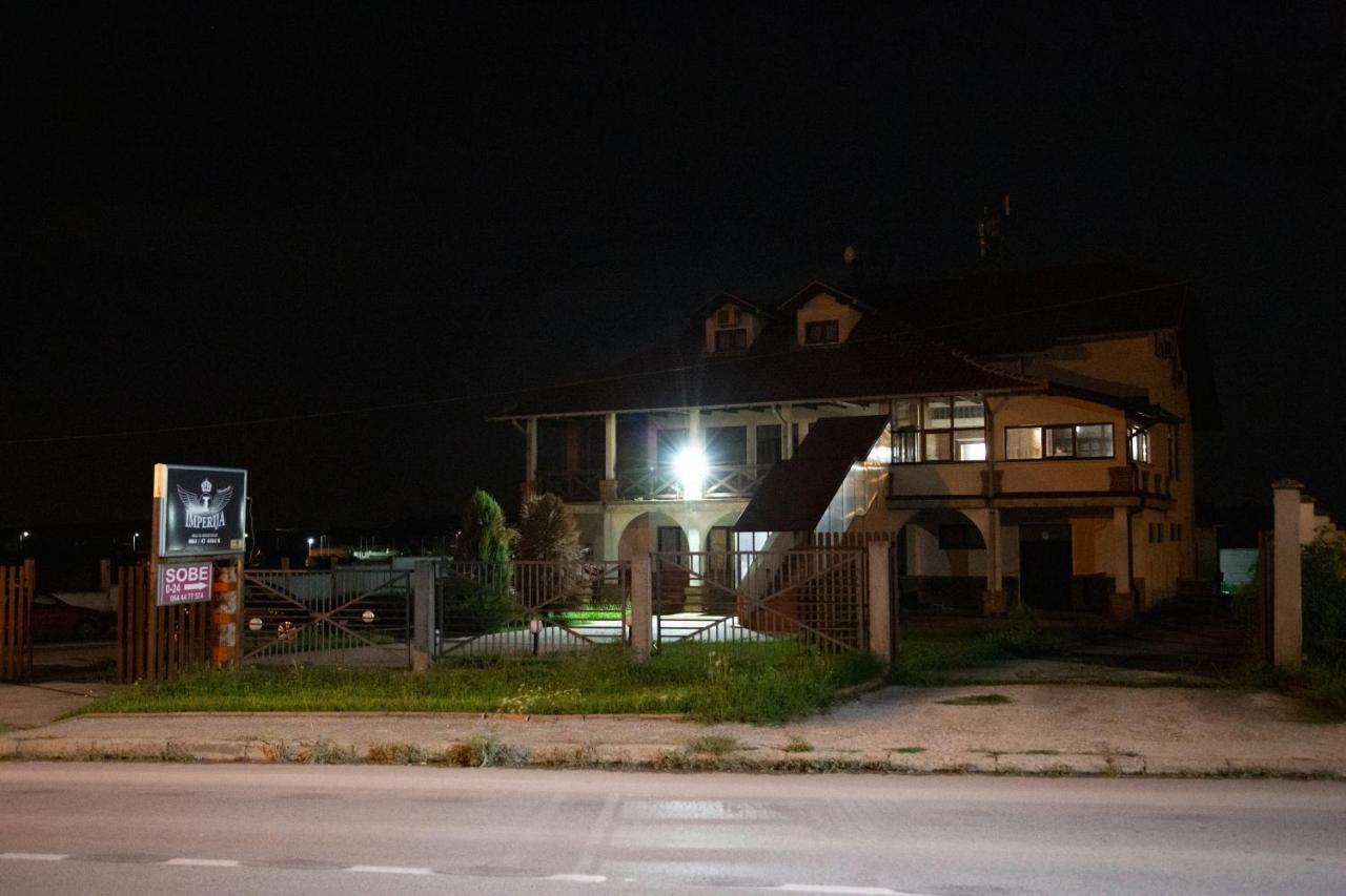 Motel Imperija Ub المظهر الخارجي الصورة